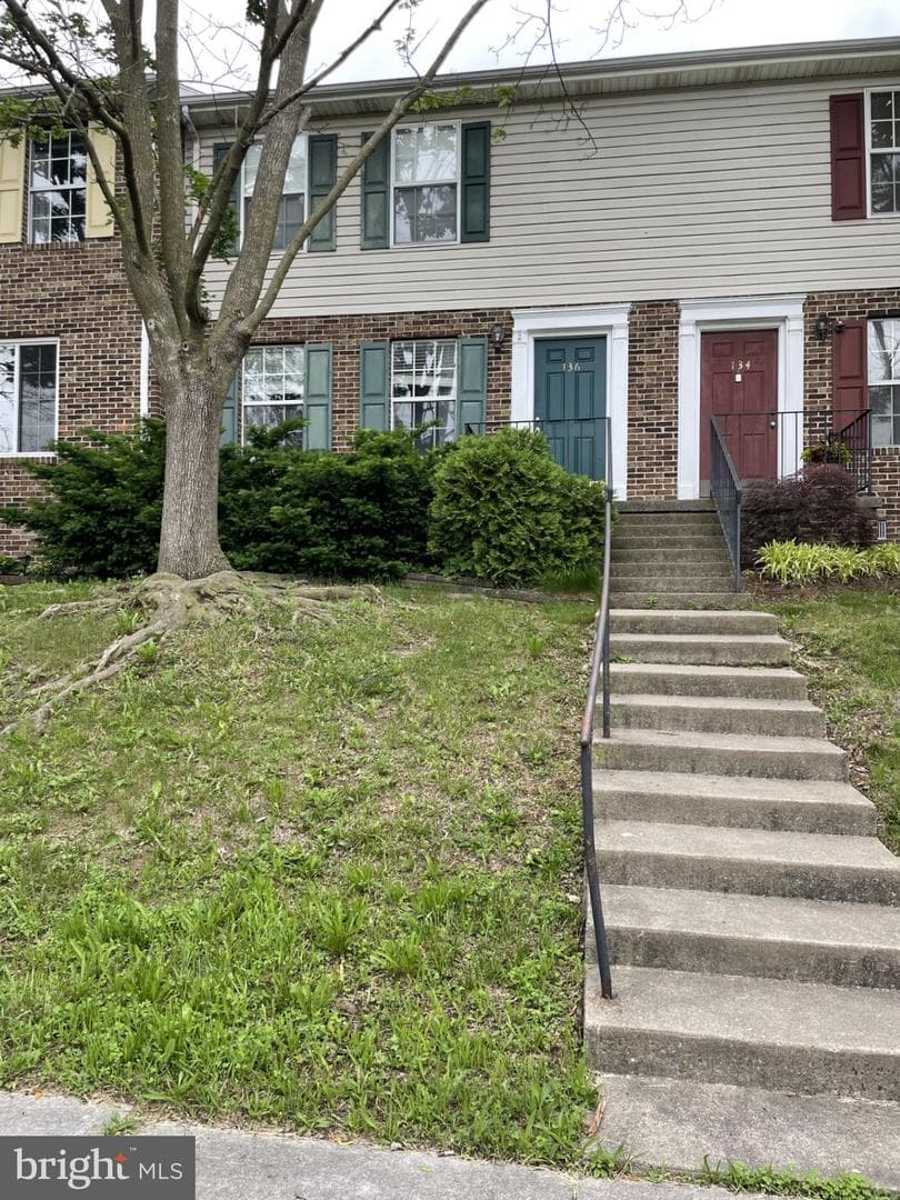 136 Parkside Drive photo 1