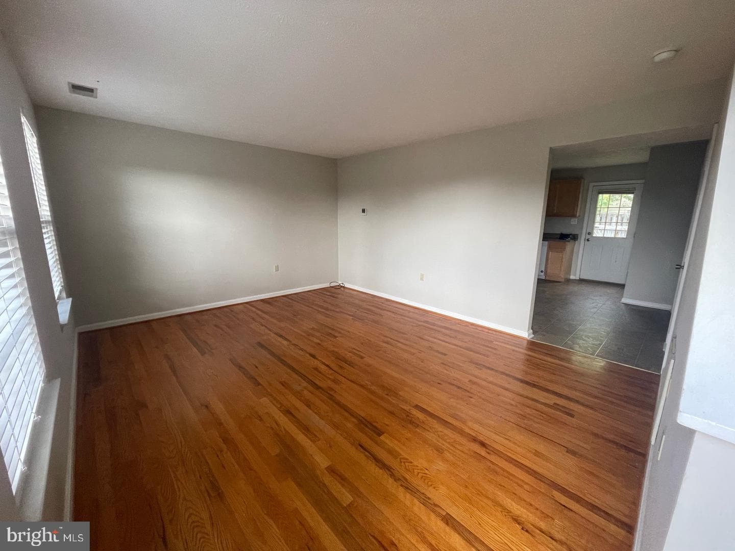 136 Parkside Drive photo 3
