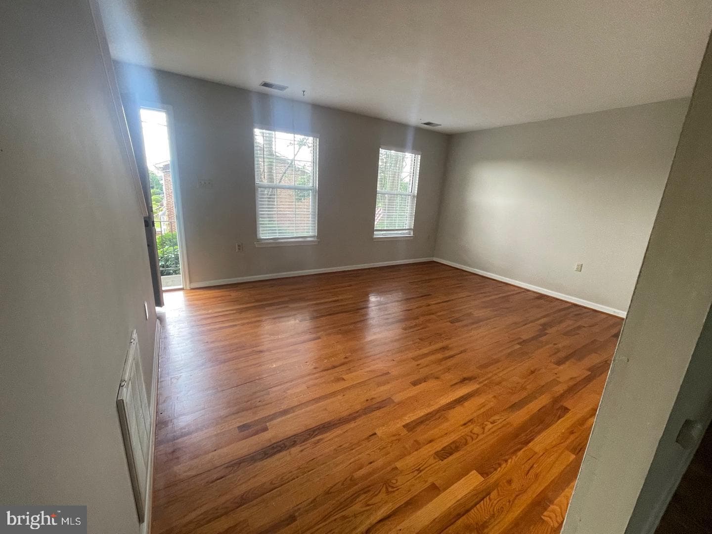 136 Parkside Drive photo 4