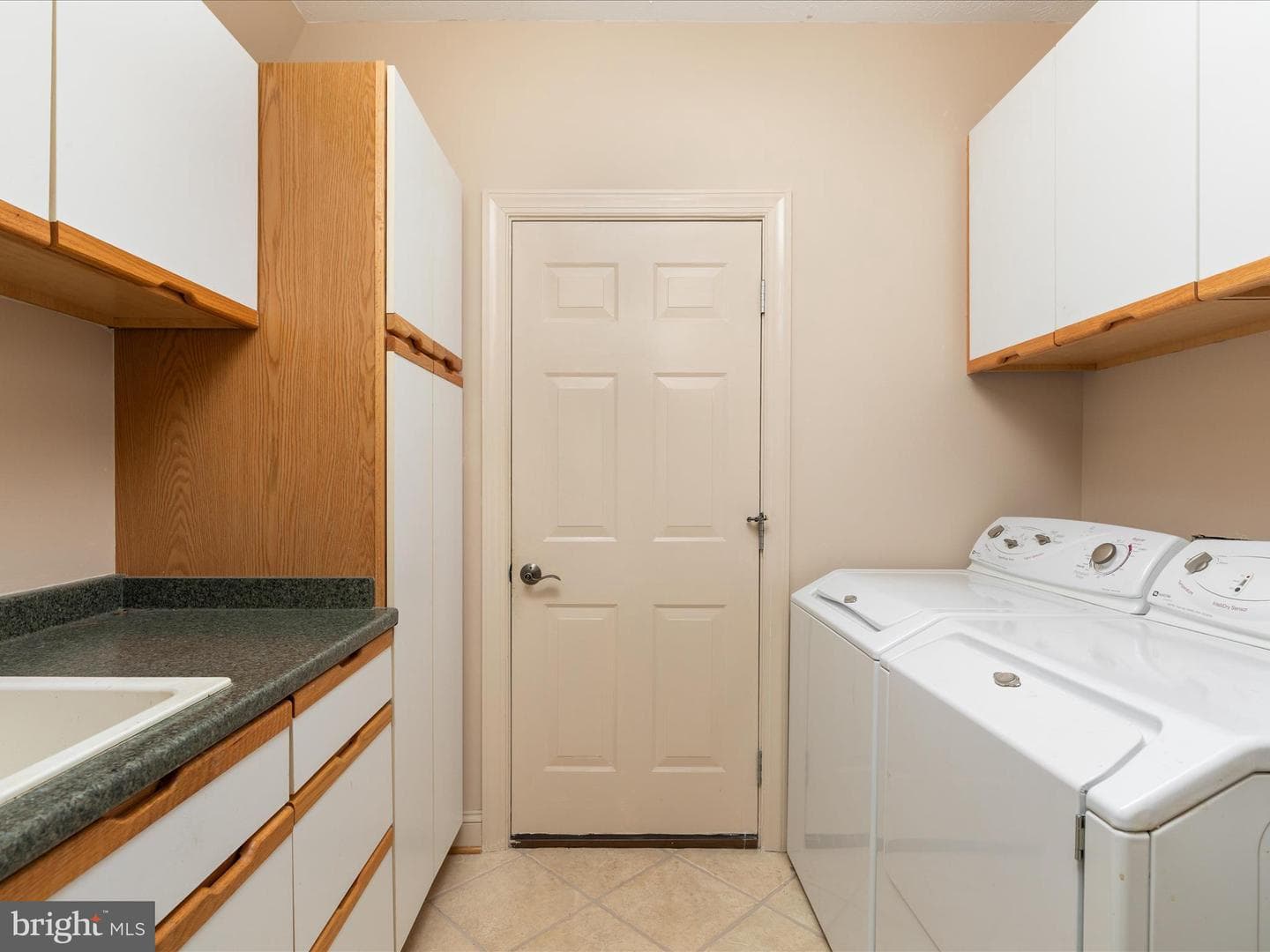 228 Sunset Circle photo 21