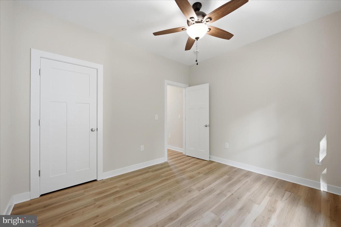 123 Stetson Street photo 32