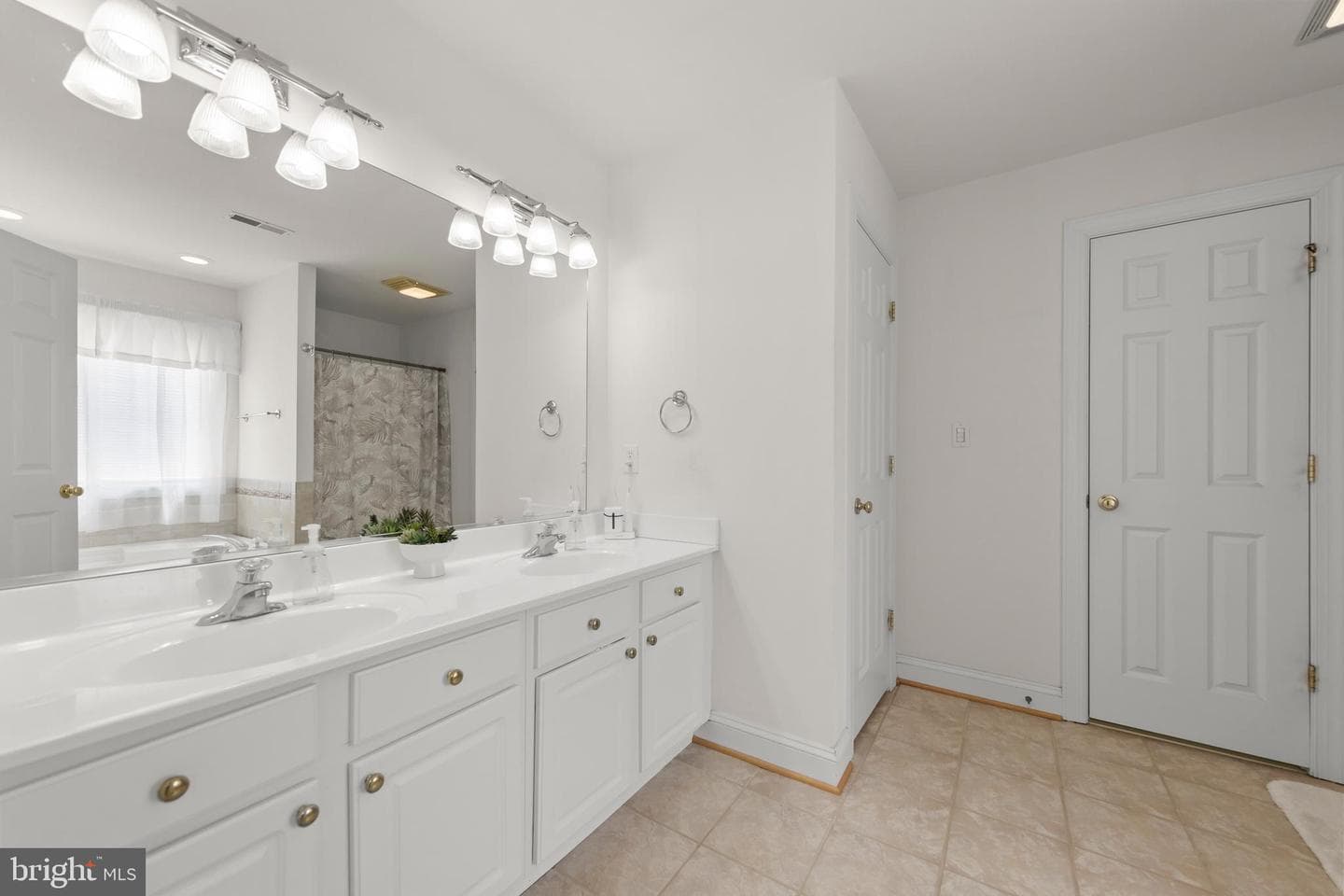 104 Monet Terrace photo 29