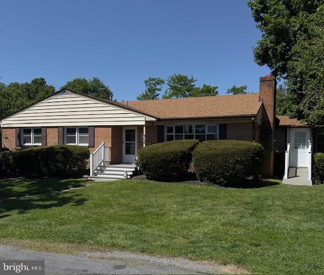 134 Country Club Cir photo 1