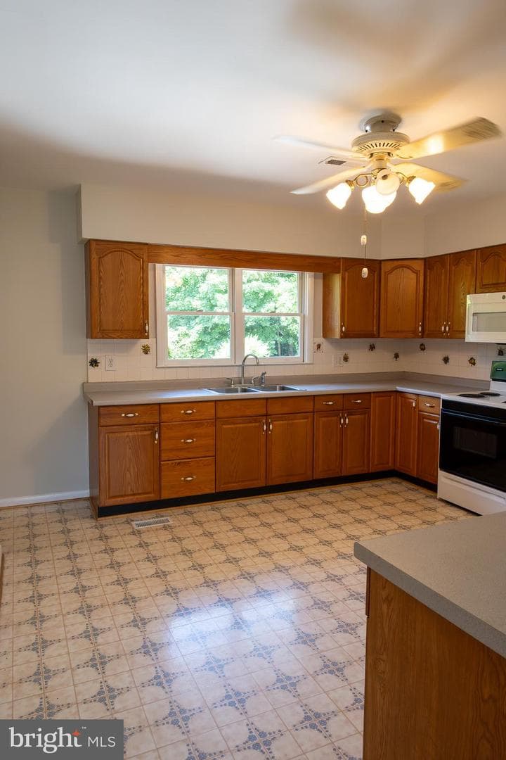 134 Country Club Cir photo 6