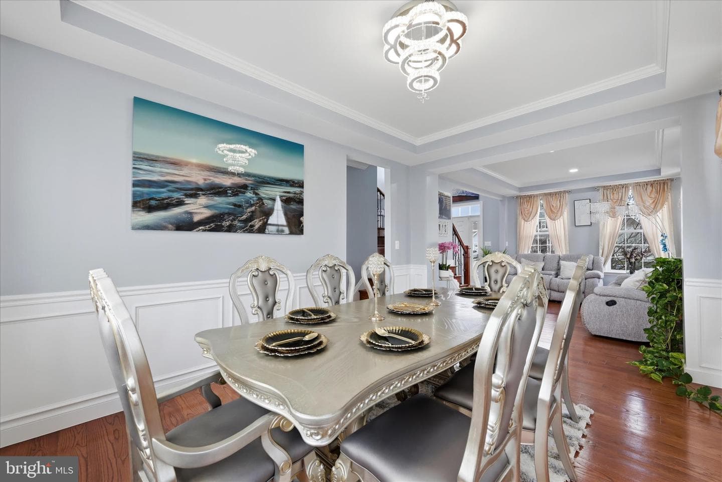 107 Paris Court photo 14