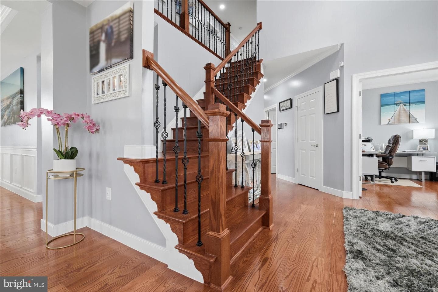 107 Paris Court photo 26