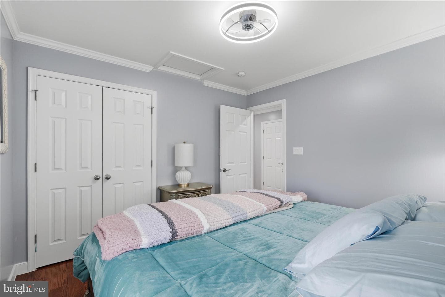107 Paris Court photo 37