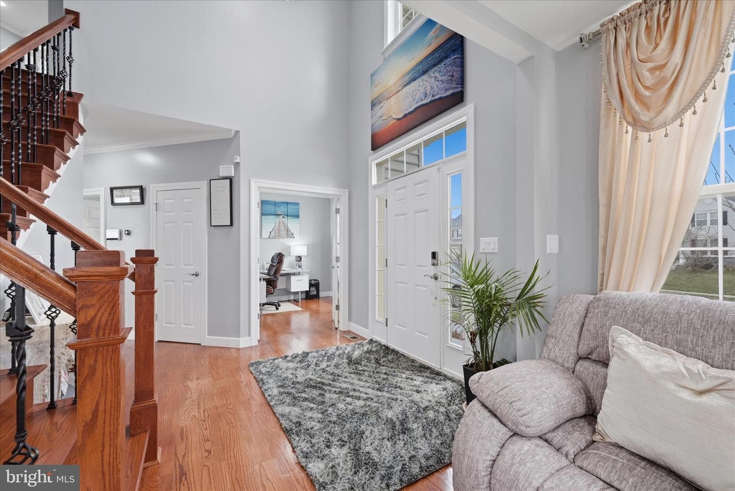107 Paris Court photo 8