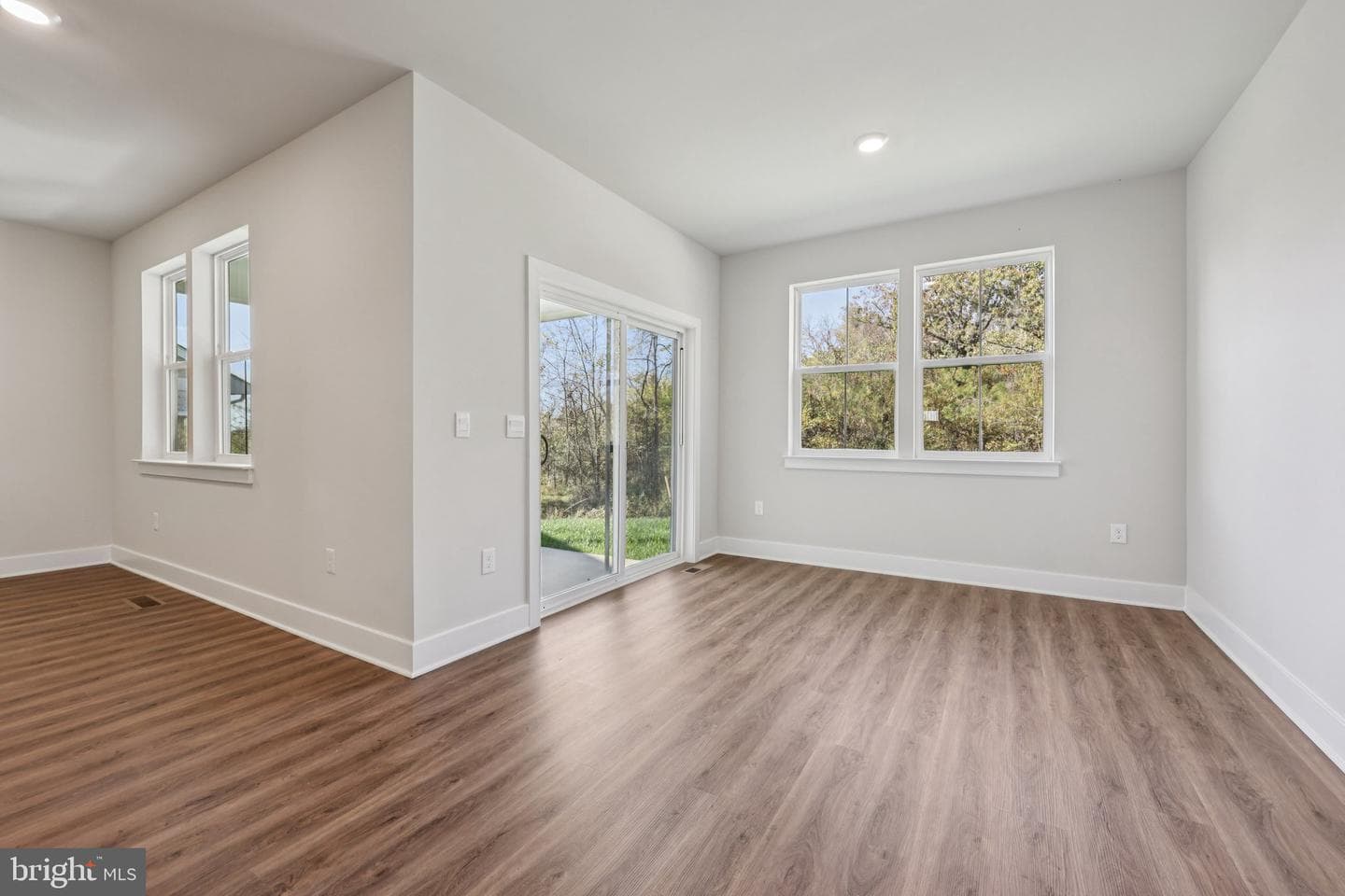 237 Hydrangea Way photo 16