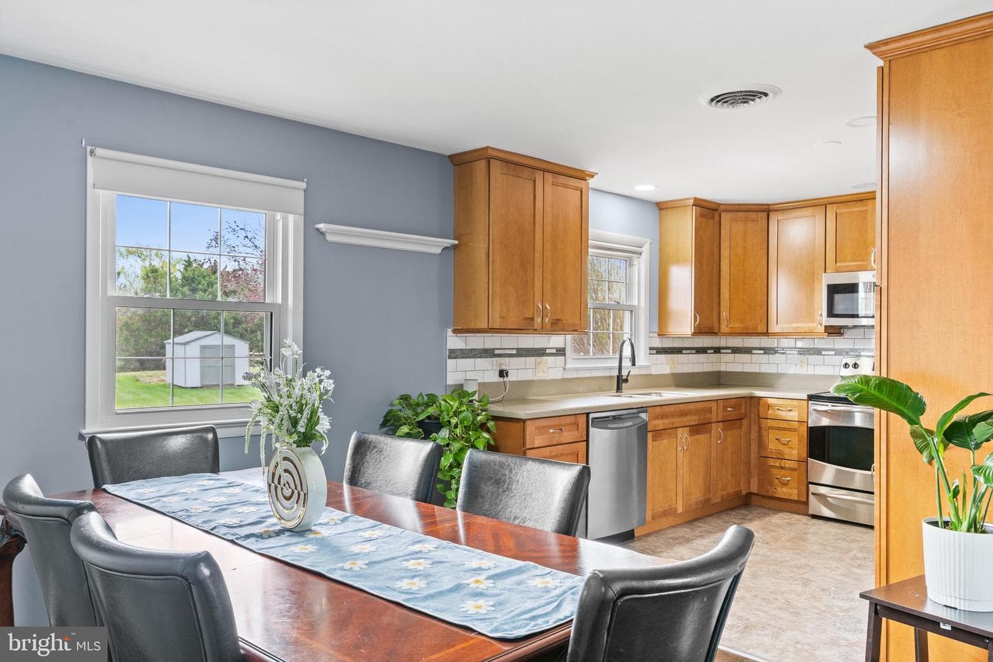 6077 Valley Pike, Stephens City