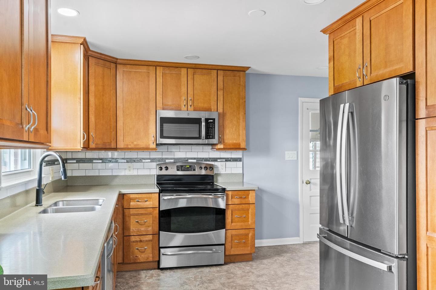 6077 Valley Pike photo 3
