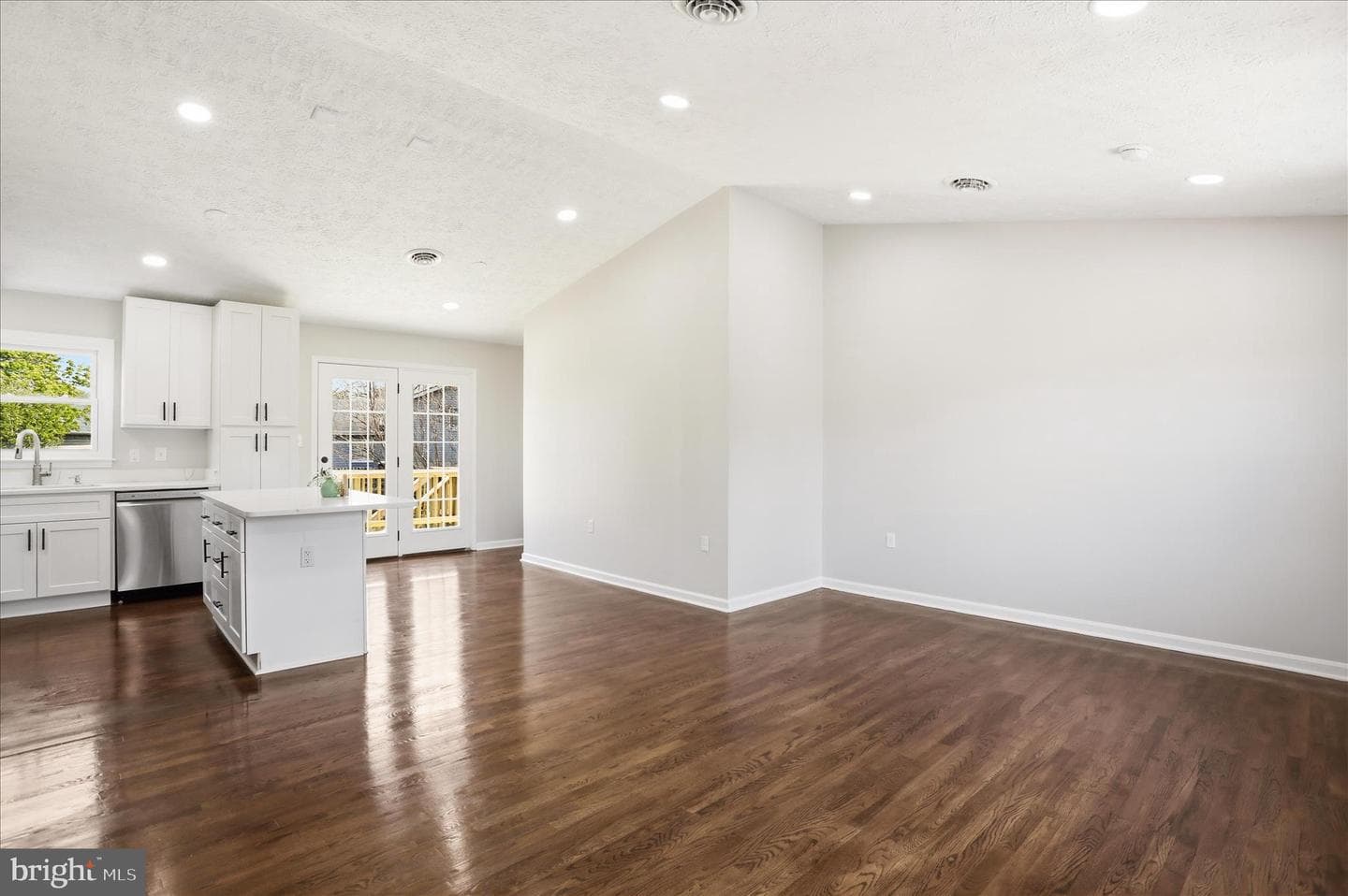 306 Tanager Drive photo 10