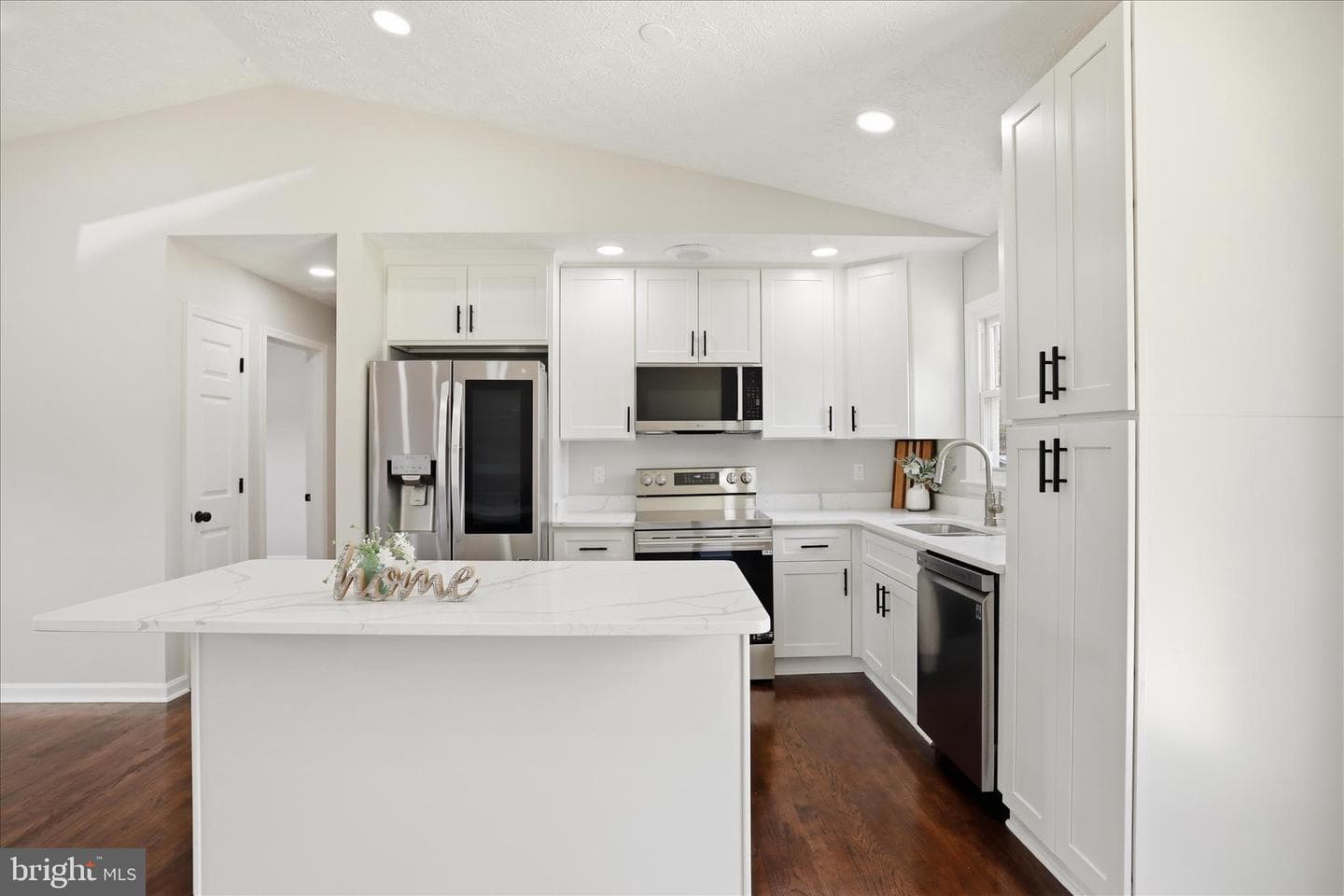 306 Tanager Drive photo 7