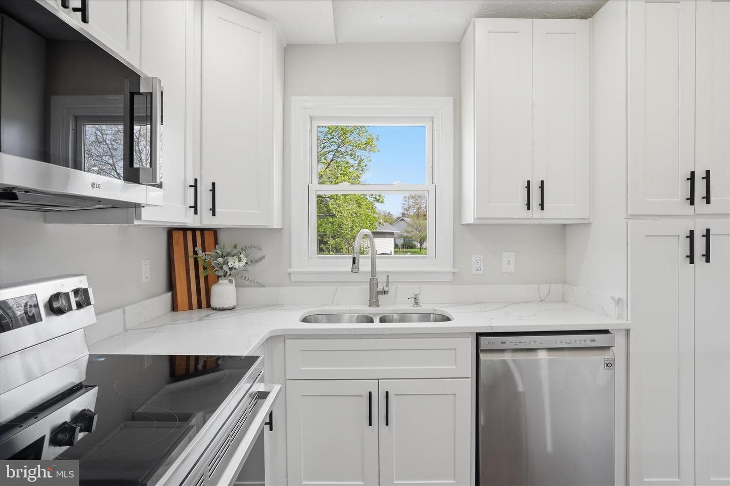 306 Tanager Drive photo 9