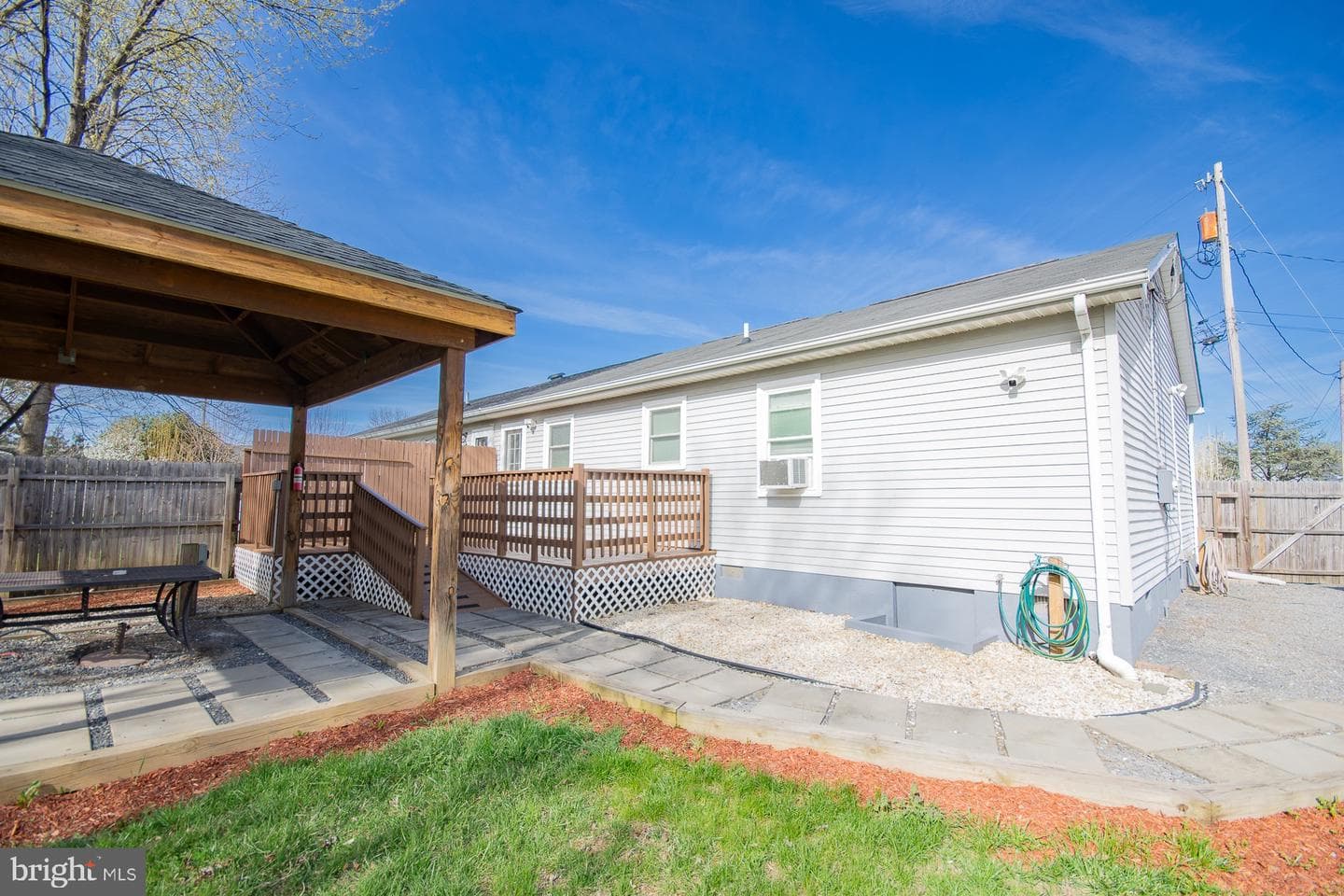 104 Mcneil Place photo 28