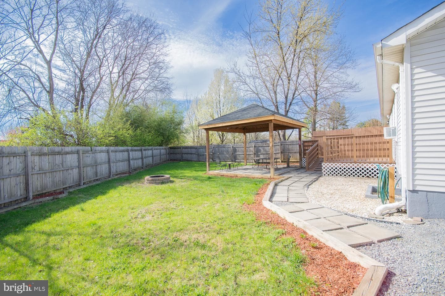 104 Mcneil Place photo 32