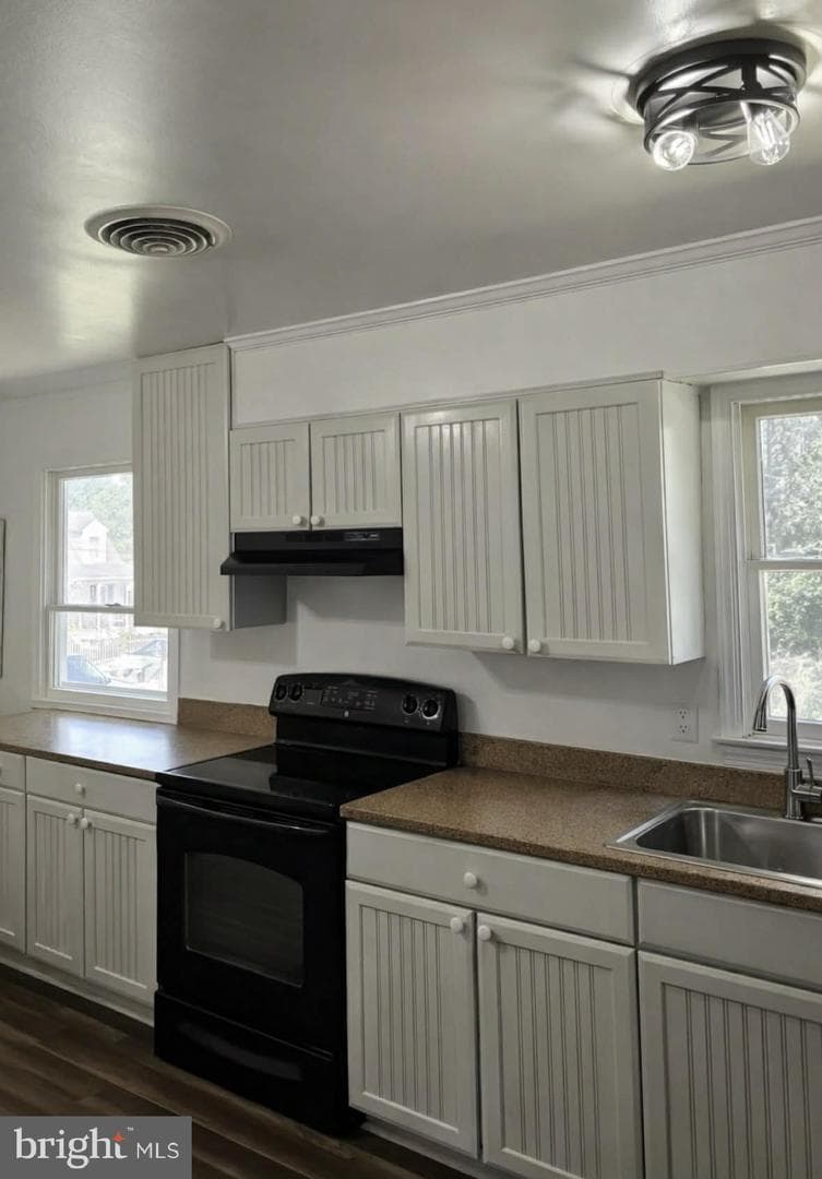 104 Aiken Lane photo 3
