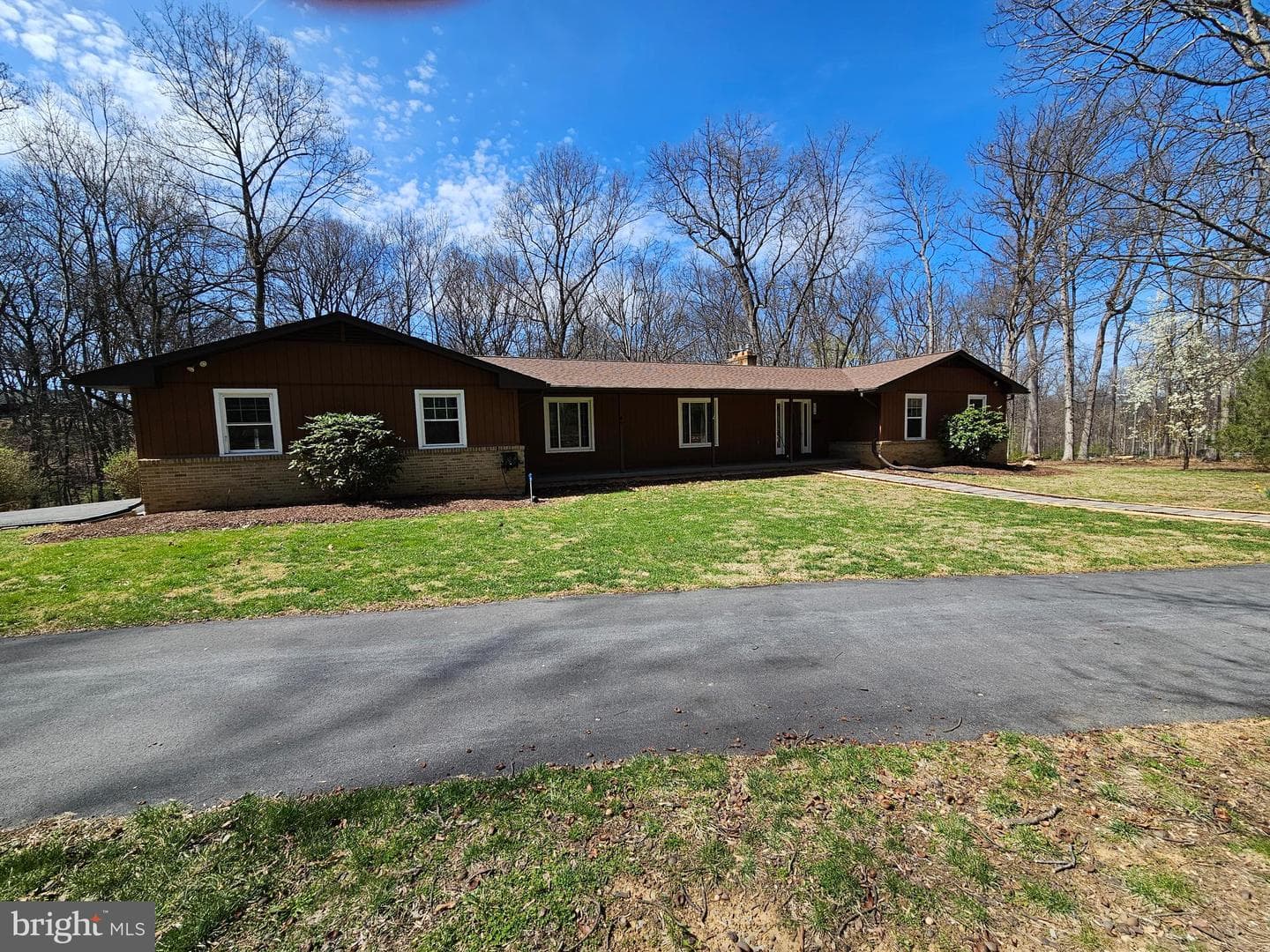 274 Woodside Lane photo 4