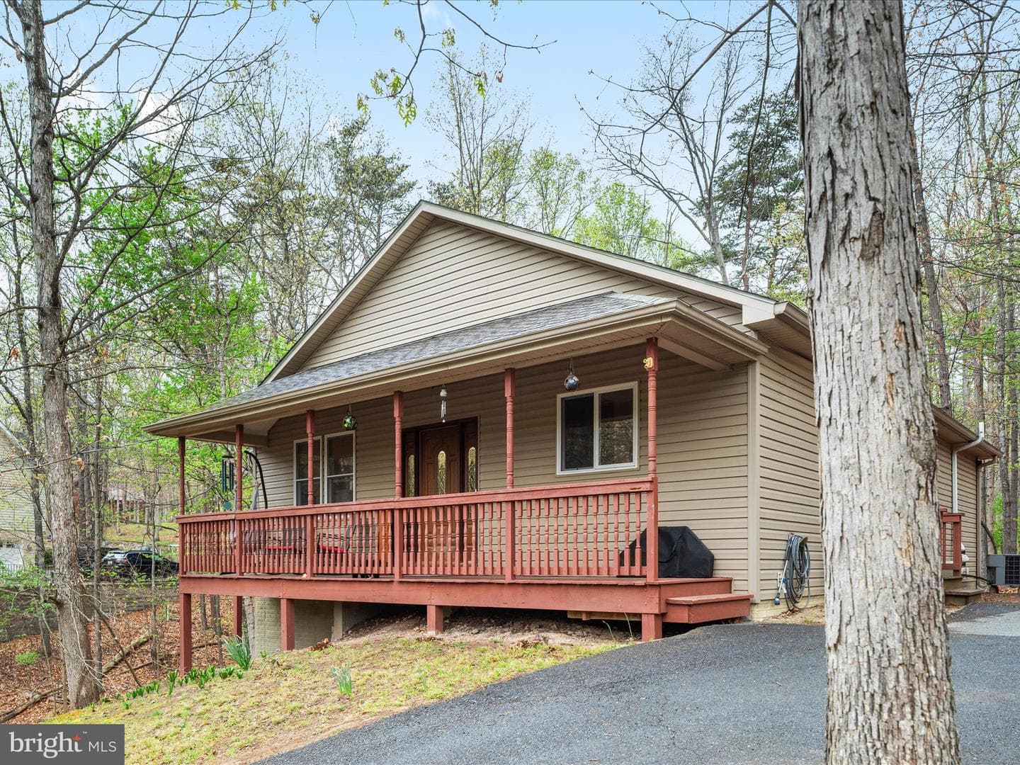 1304 Lakeview Drive photo 3