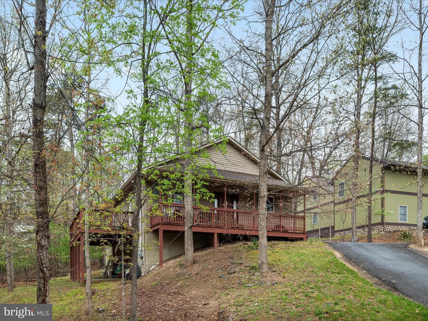 1304 Lakeview Drive photo 4