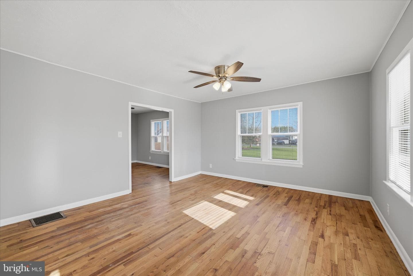 155 Royal Avenue photo 10