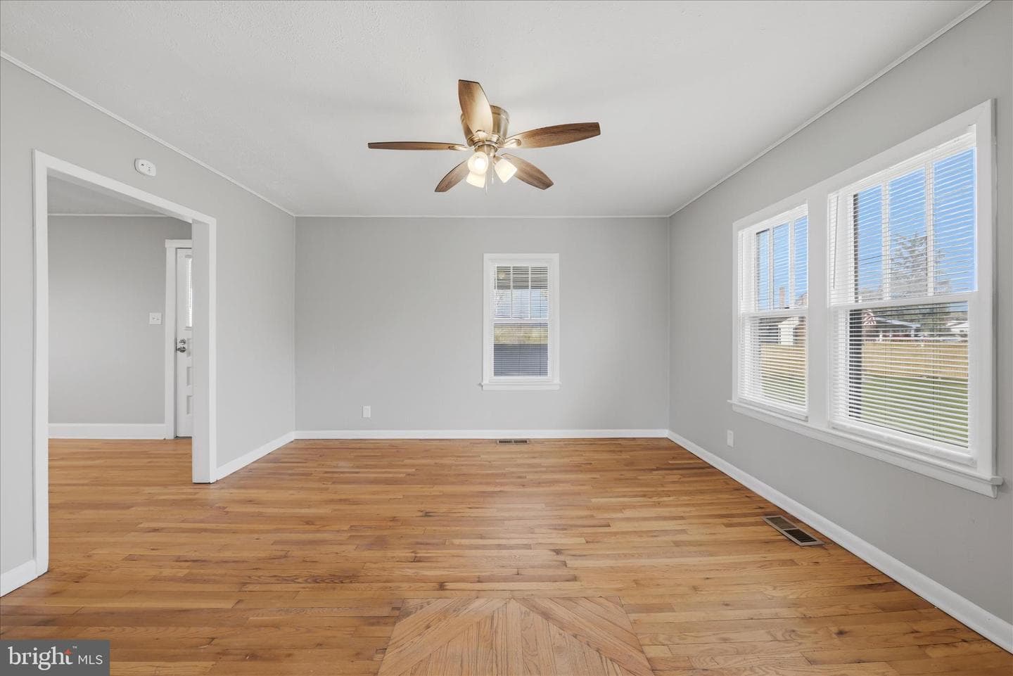 155 Royal Avenue photo 12