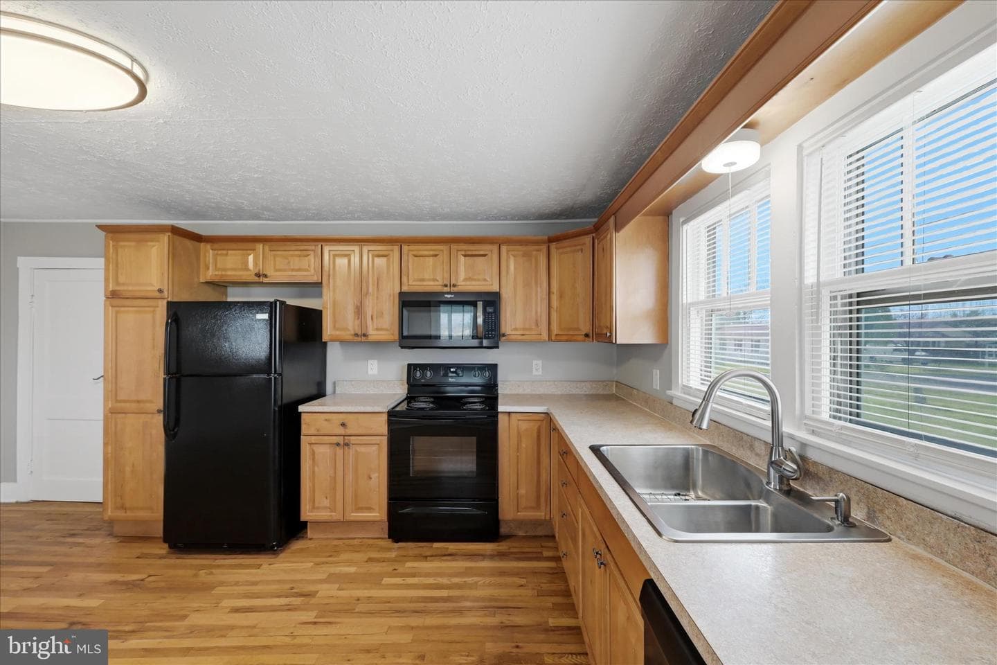 155 Royal Avenue photo 18