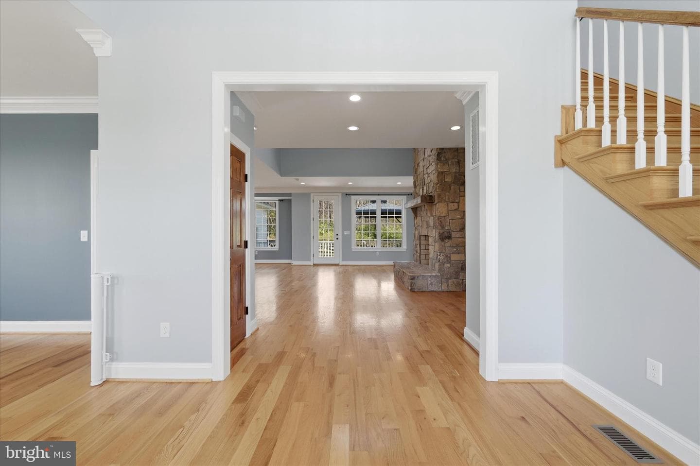 325 Dehaven Drive photo 11