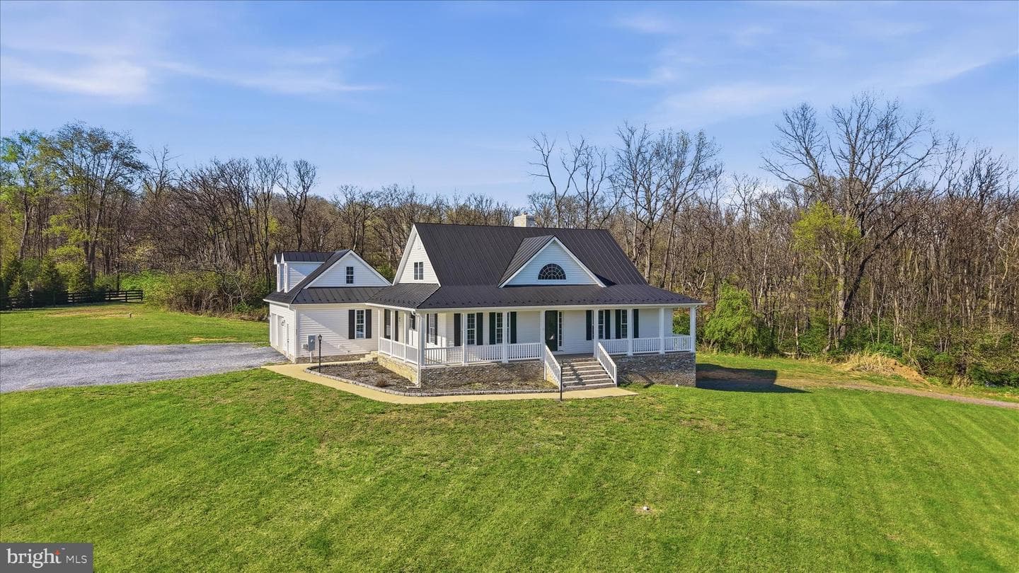325 Dehaven Drive photo 2