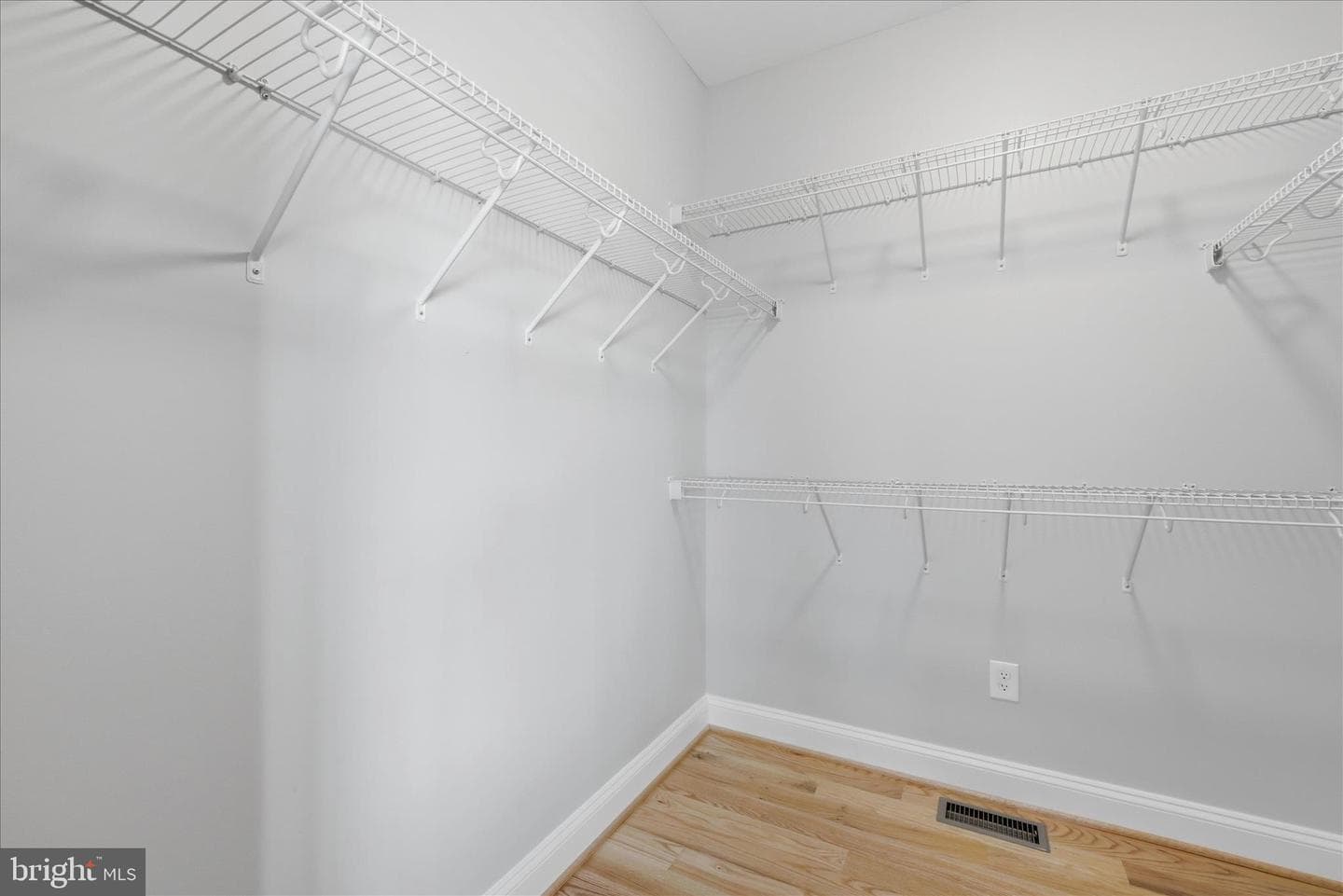 325 Dehaven Drive photo 33