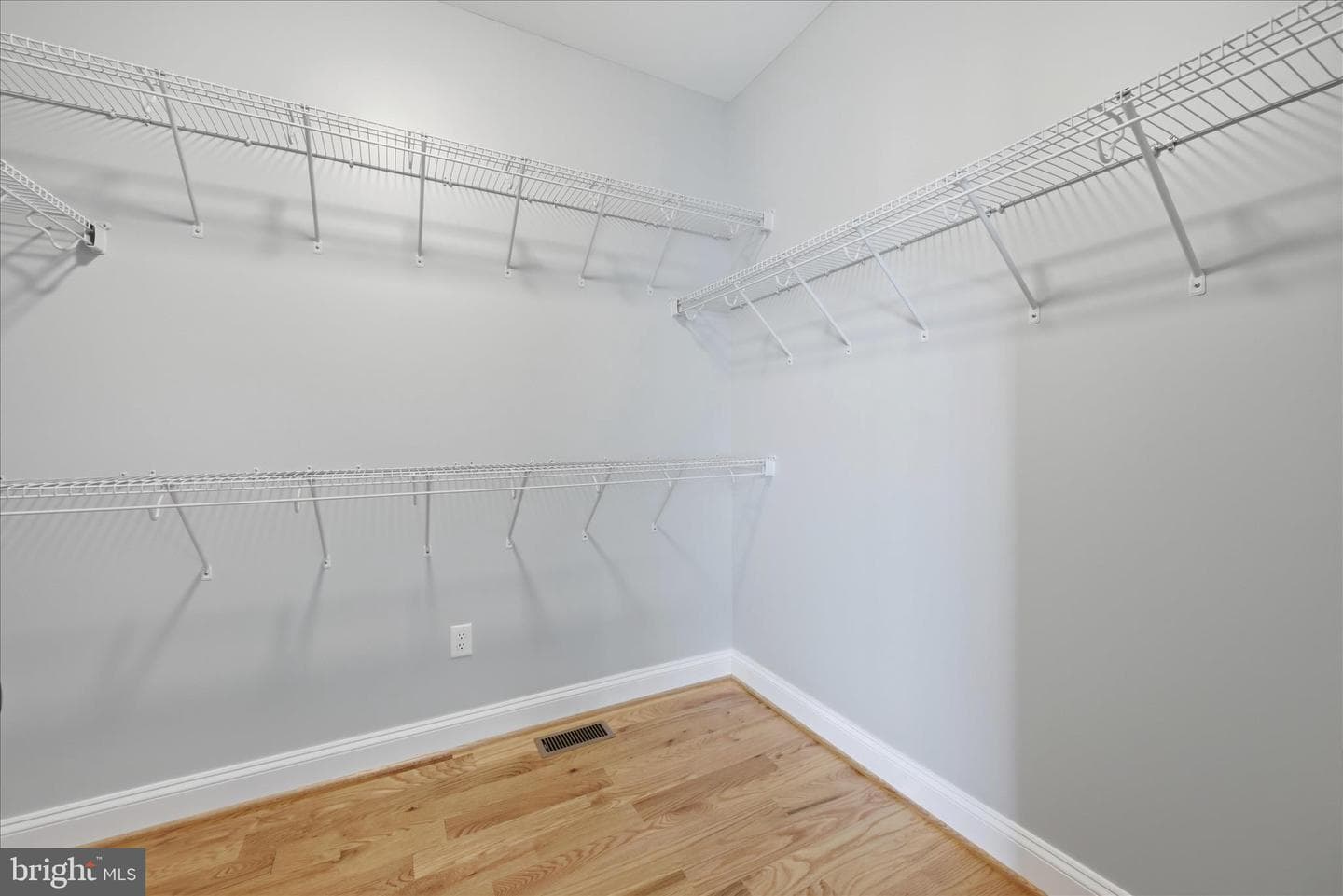 325 Dehaven Drive photo 34