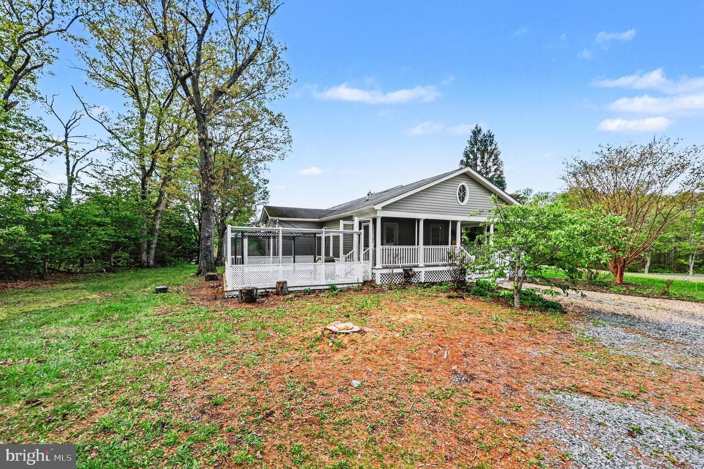 1564 Perry Road photo 4