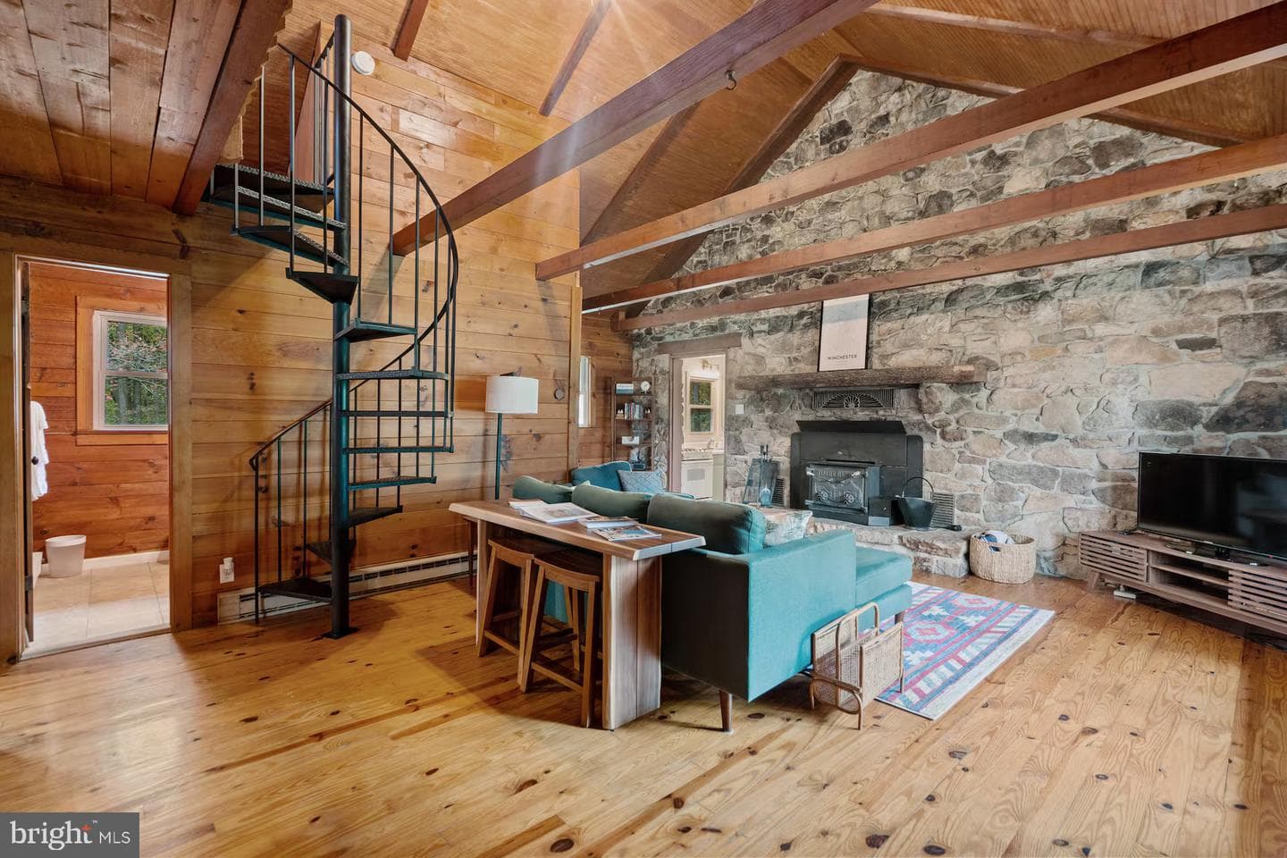 105 Apache Trail, Winchester
