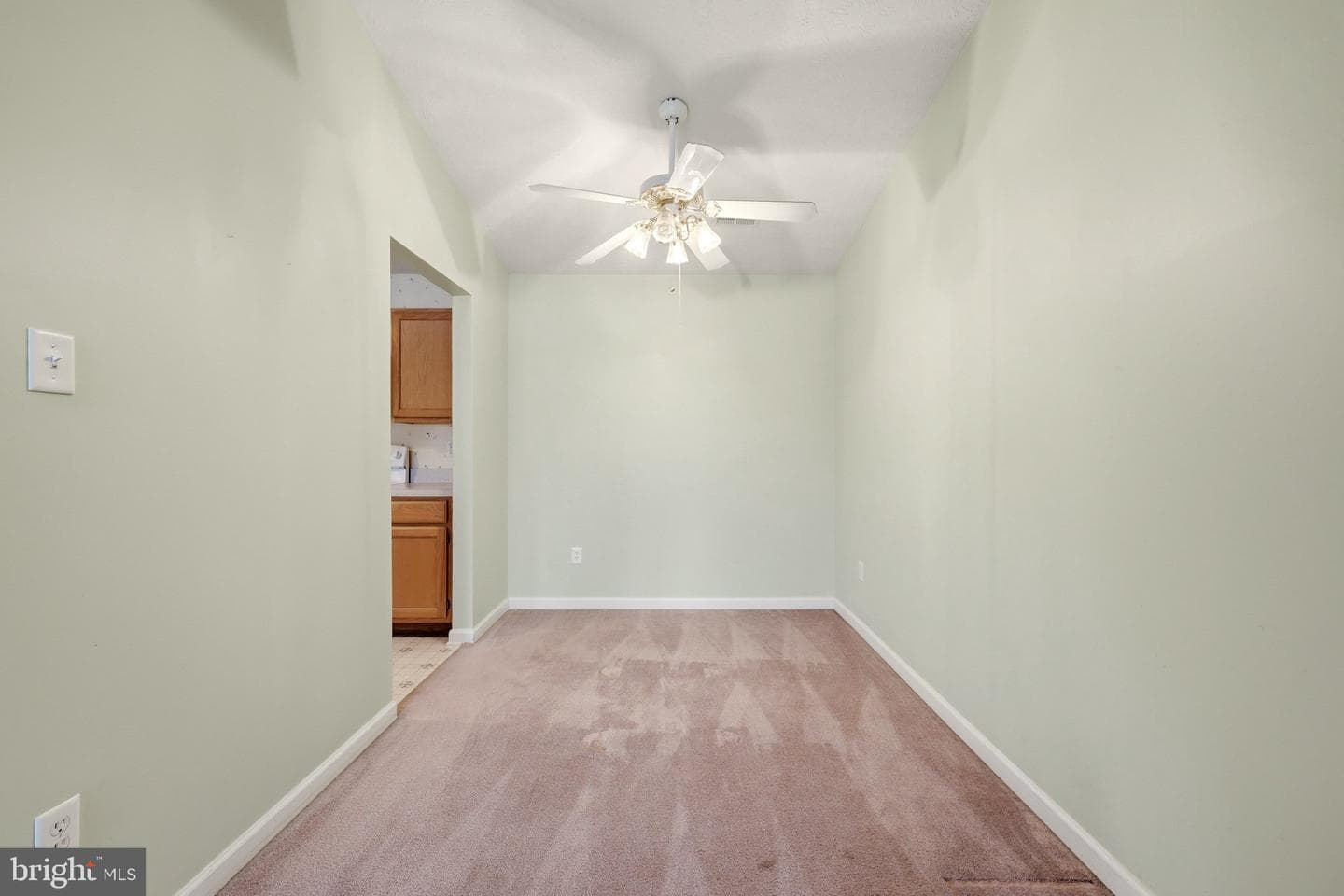 121 Brookland Court #8 photo 31