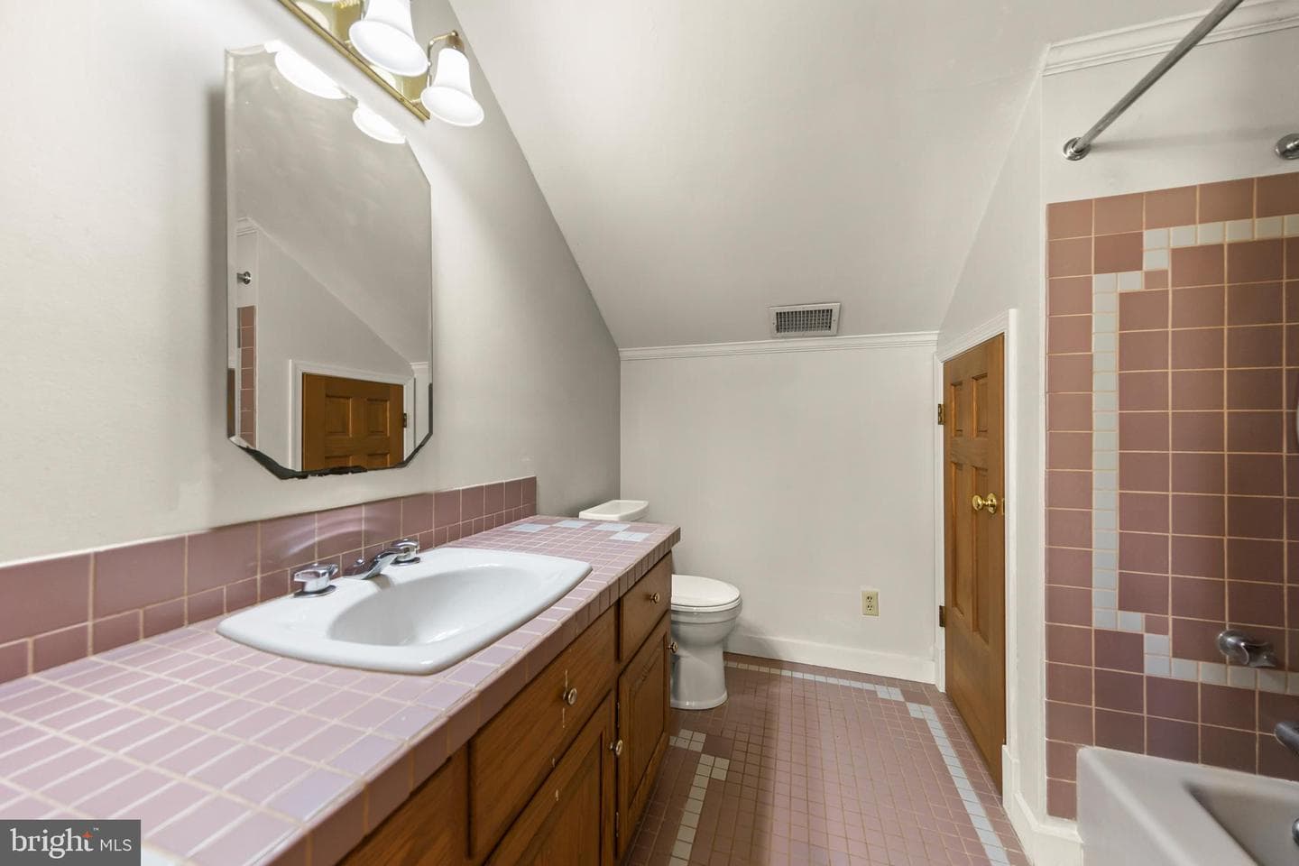 221 Settlers Lane photo 35