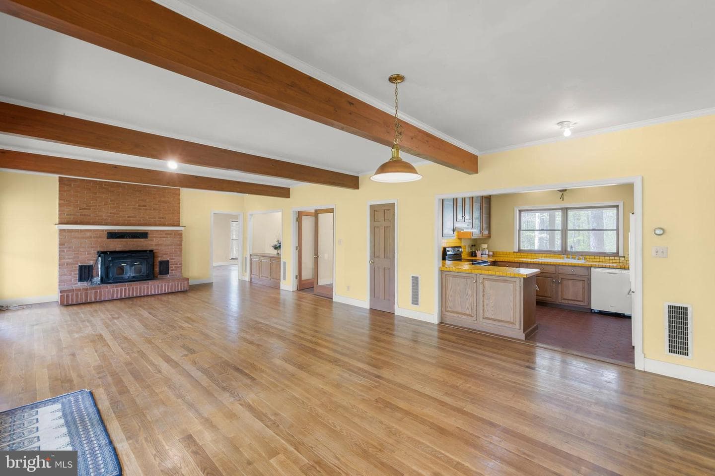 221 Settlers Lane photo 8