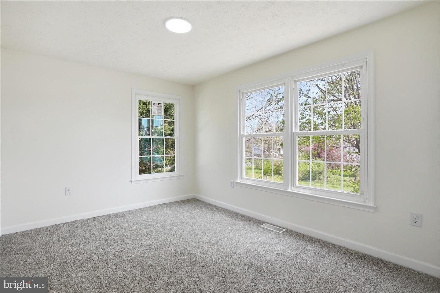 239 Nightingale Avenue photo 19