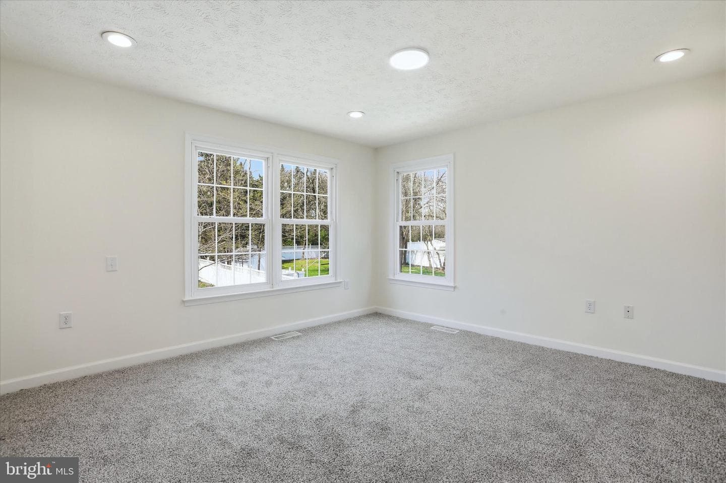 239 Nightingale Avenue photo 23