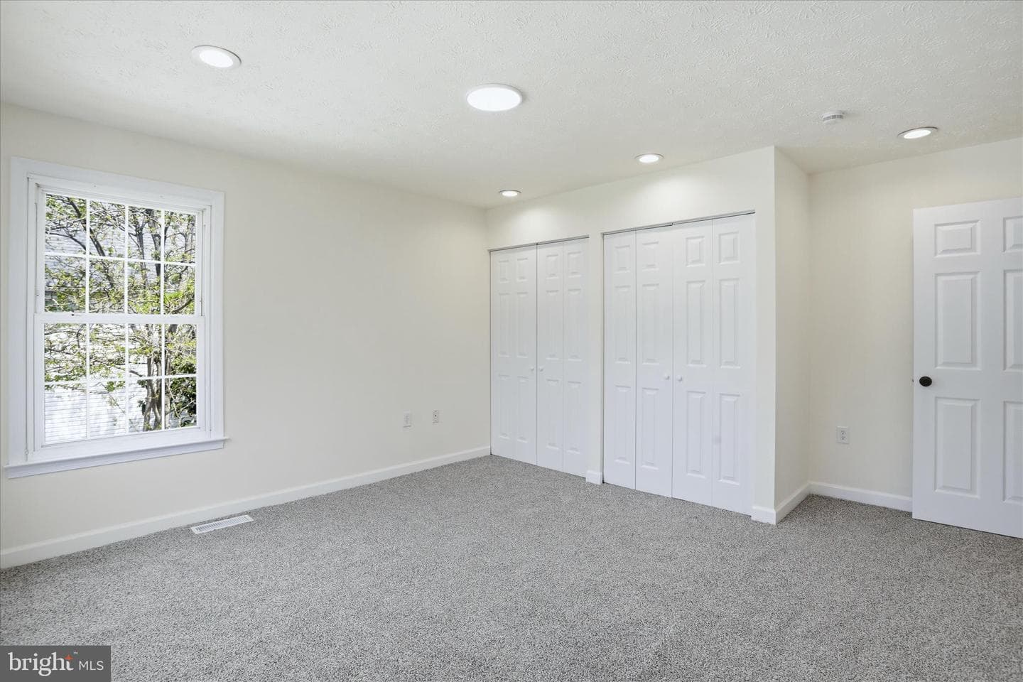 239 Nightingale Avenue photo 25