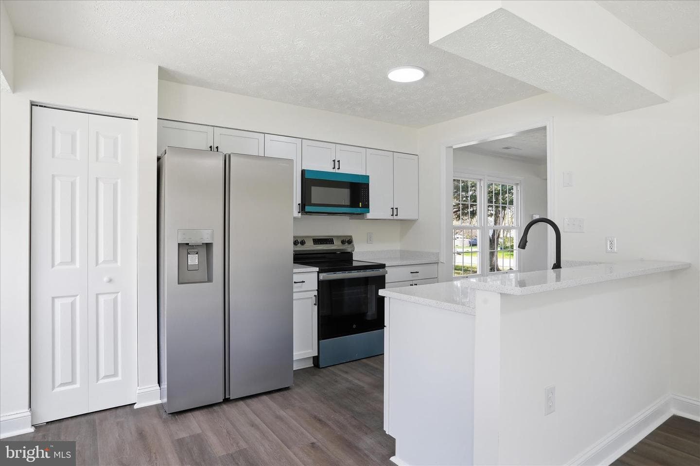 239 Nightingale Avenue photo 9