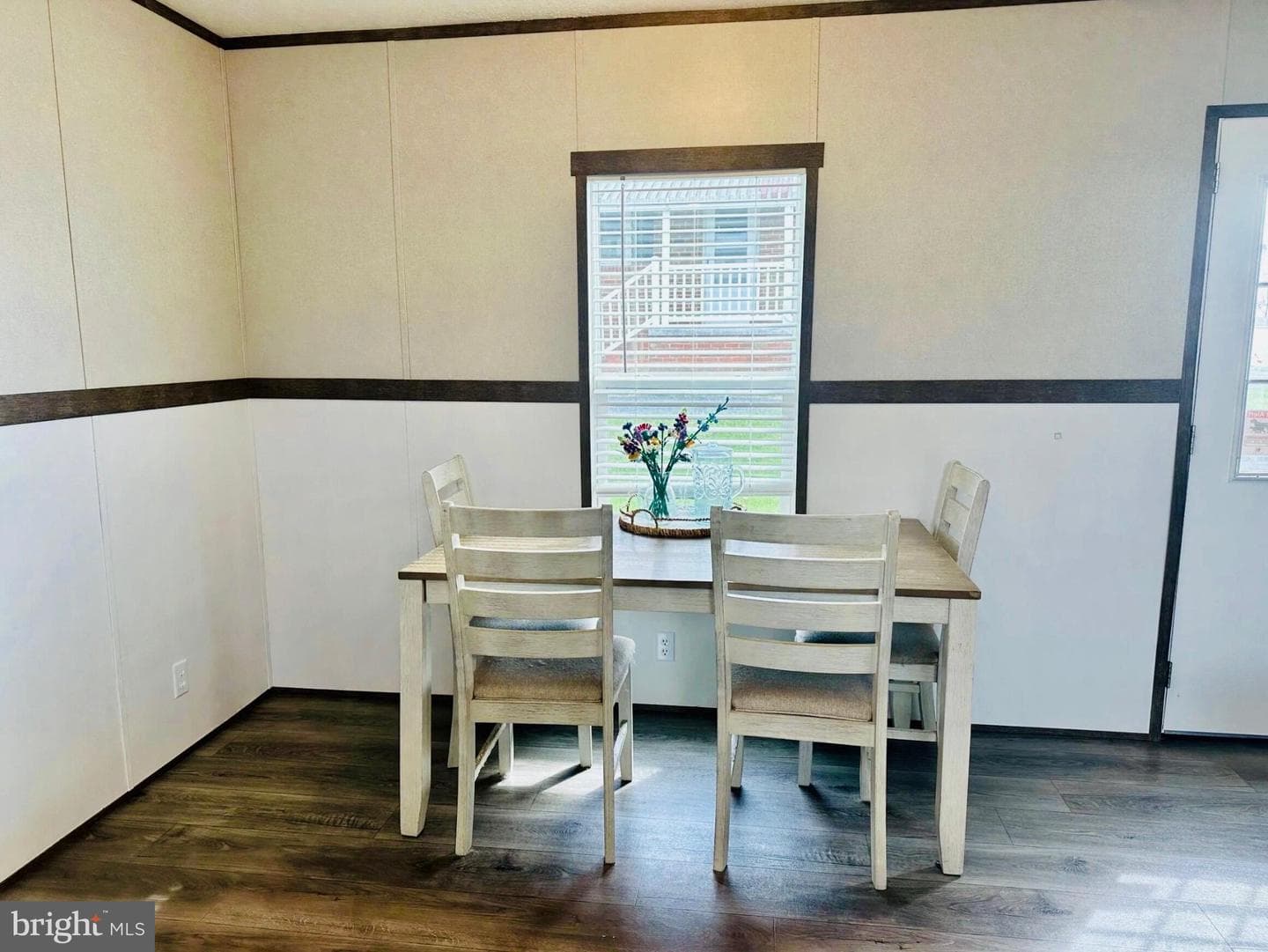 411 Eckard Circle photo 4