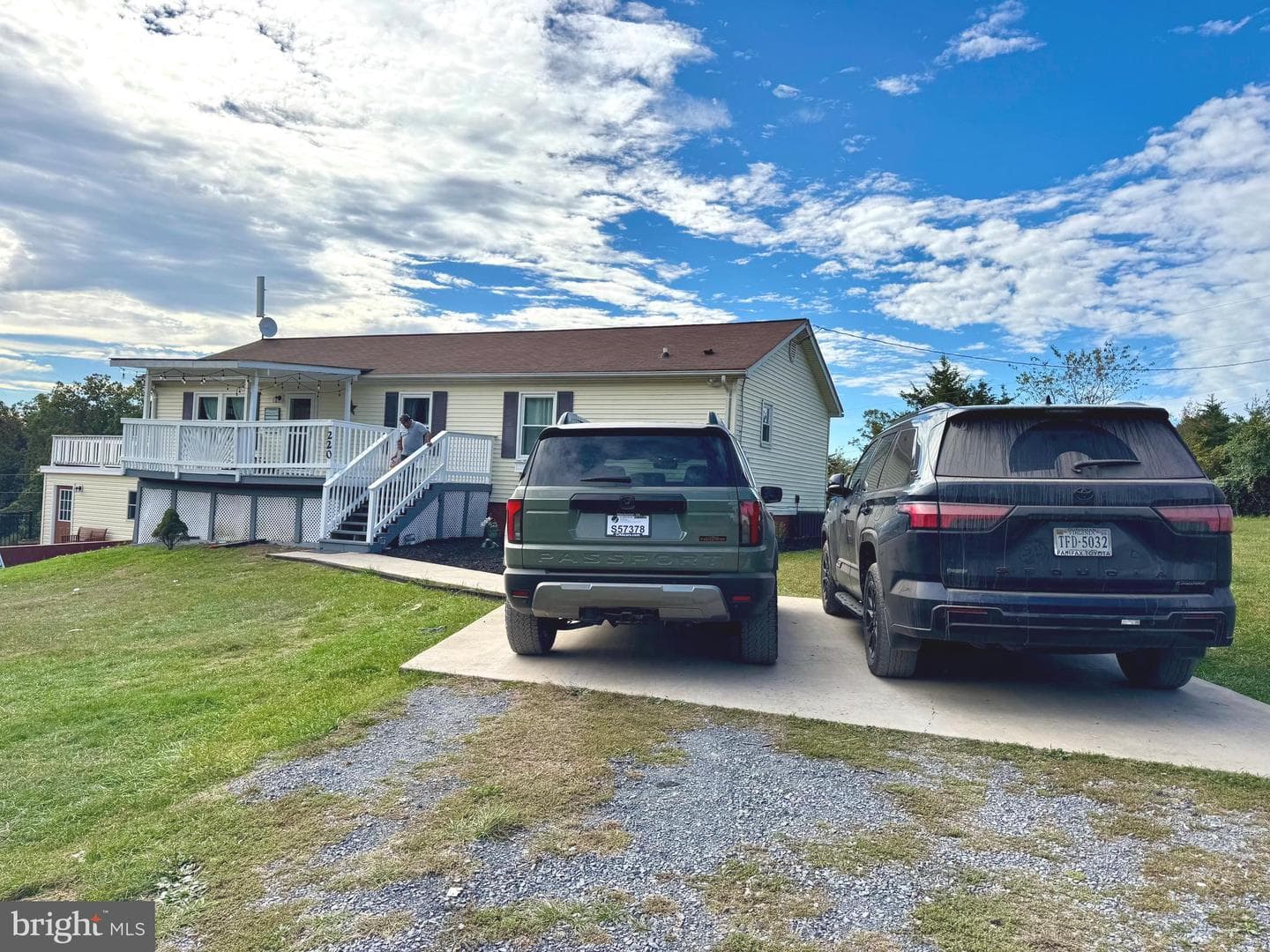 220 Snappy Lane photo 4