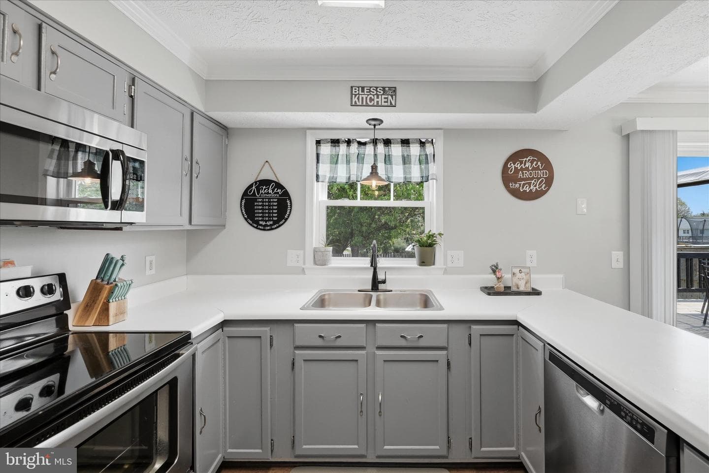 101 Sussex Circle photo 17