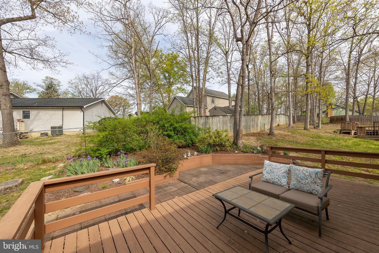105 Lakewood photo 34
