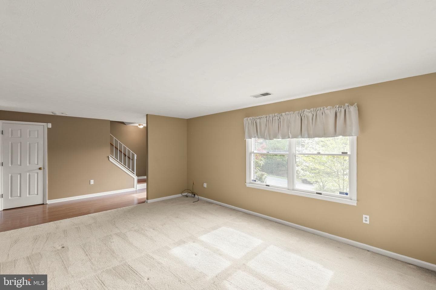 105 Lakewood photo 4