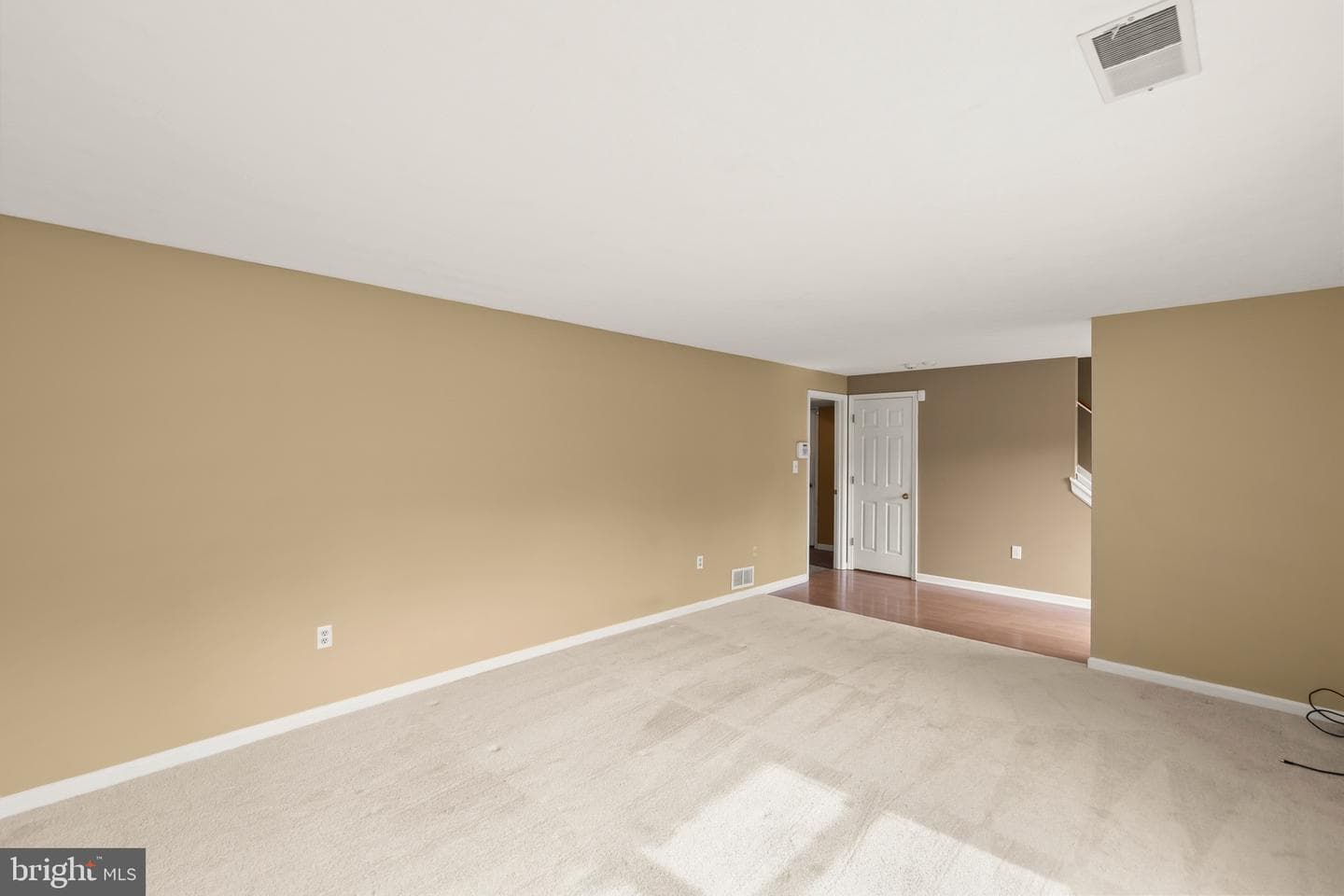105 Lakewood photo 5