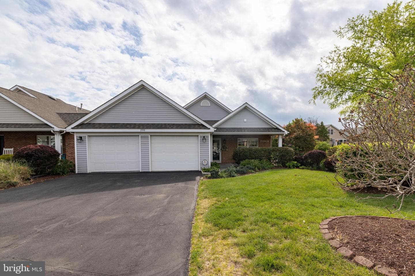 200 Crestwood Lane photo 2