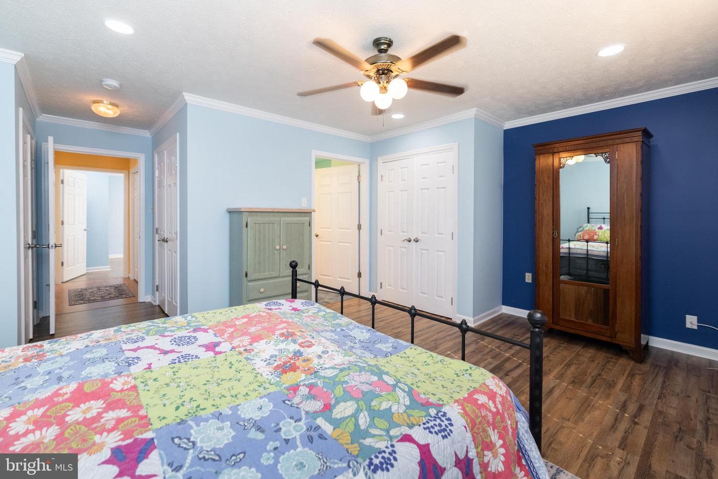 200 Crestwood Lane photo 21
