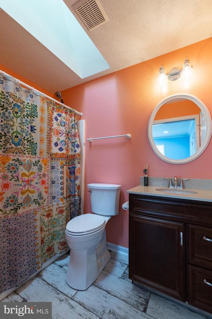 200 Crestwood Lane photo 31
