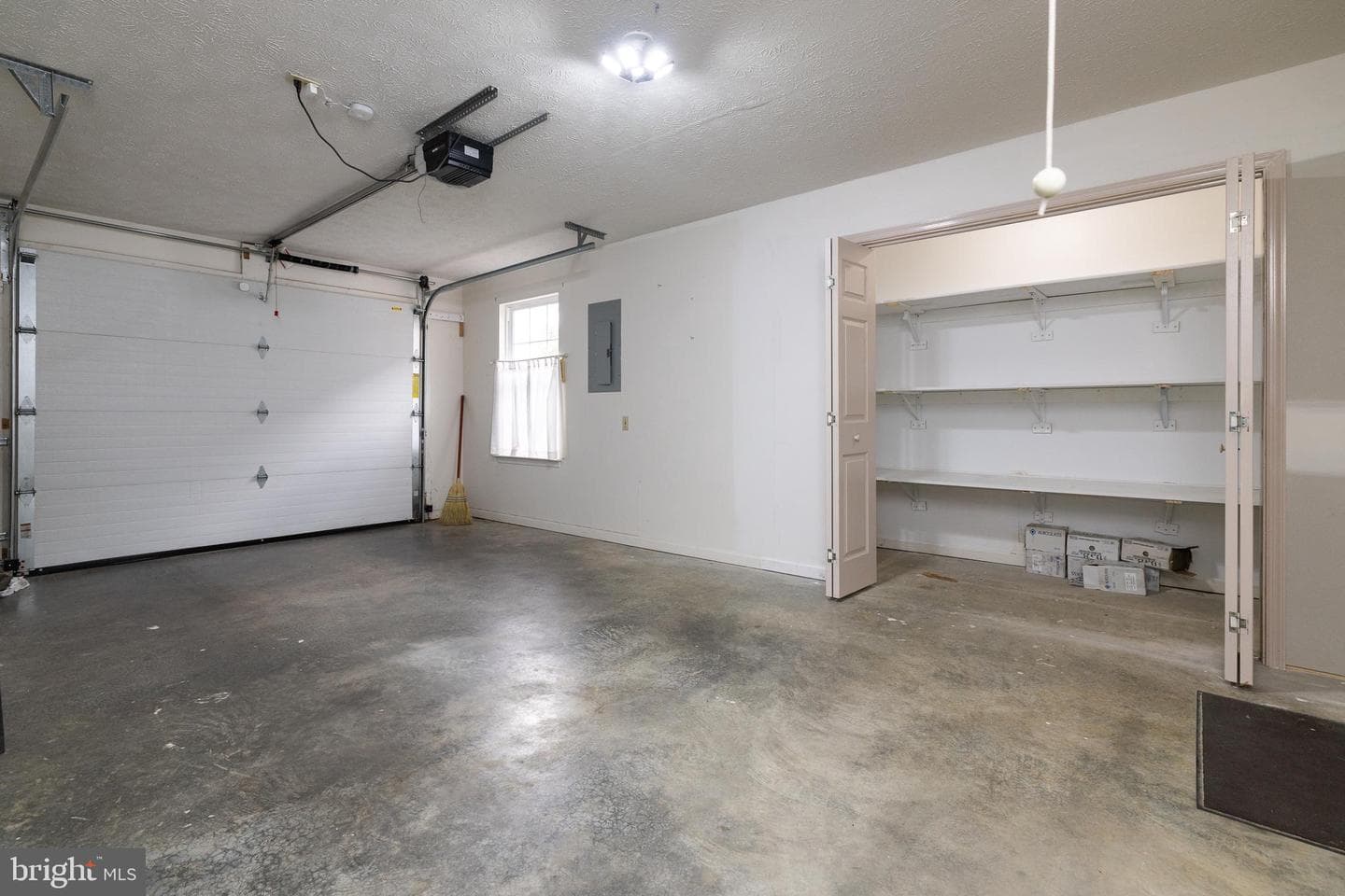 200 Crestwood Lane photo 36